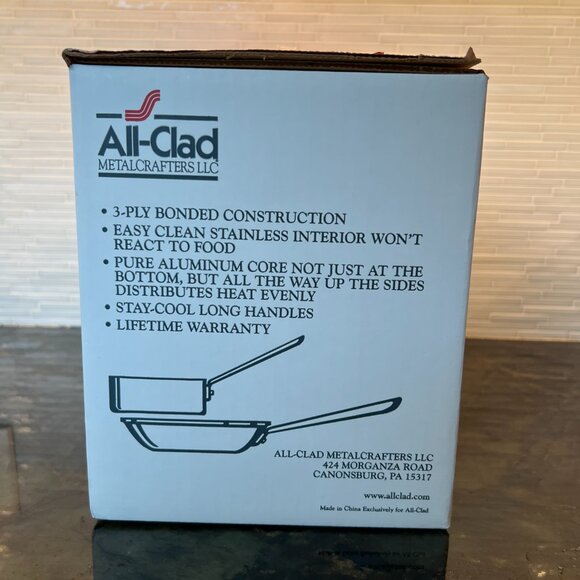 ALL-CLAD – Kitchen Helper Set – 1 Qt. Open Sauce Pan and 7 ½ “ Fry Pan - Picture 2 of 5